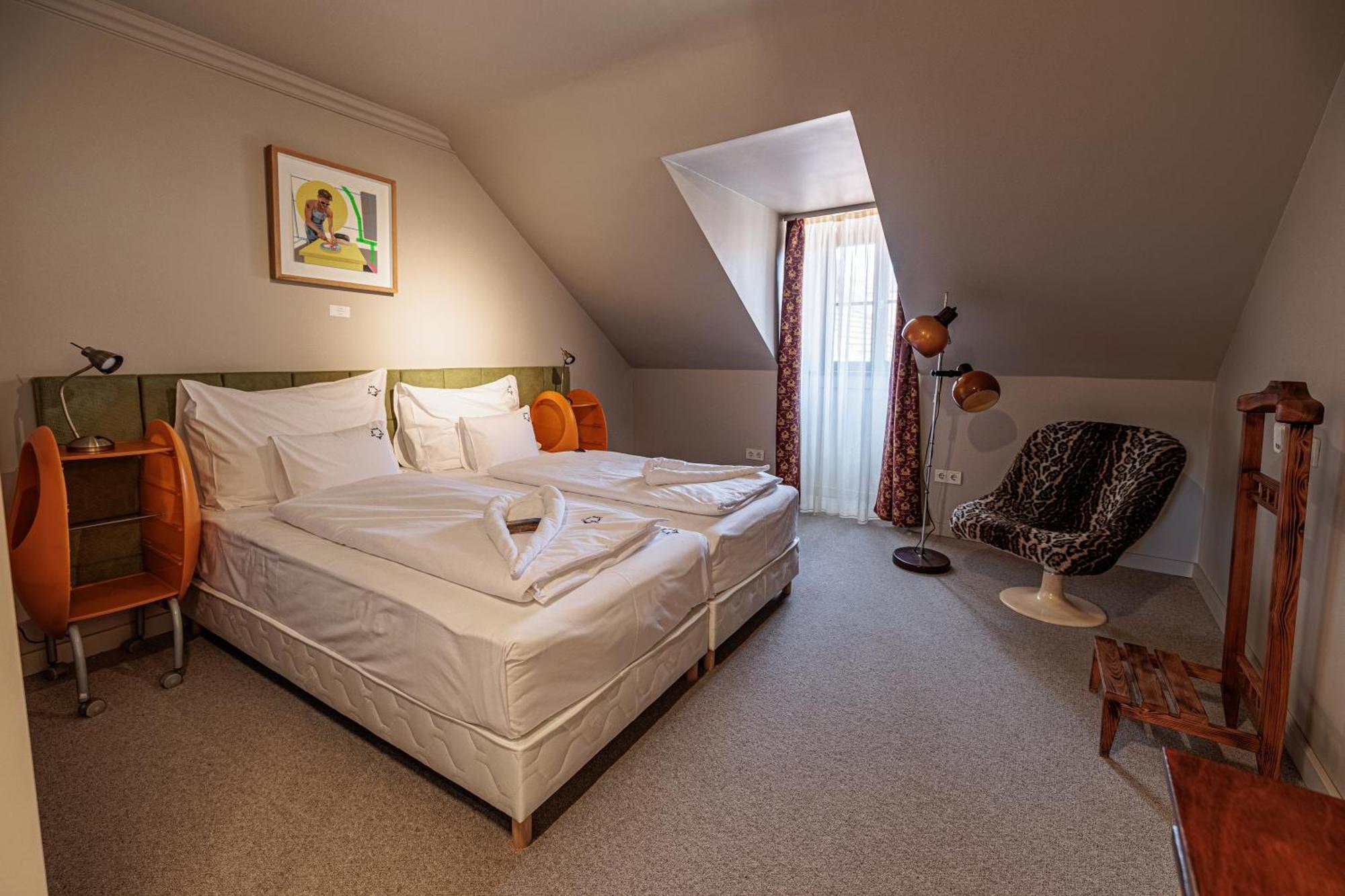 Barka Galeria Hotel Es Etterem Tállya 외부 사진