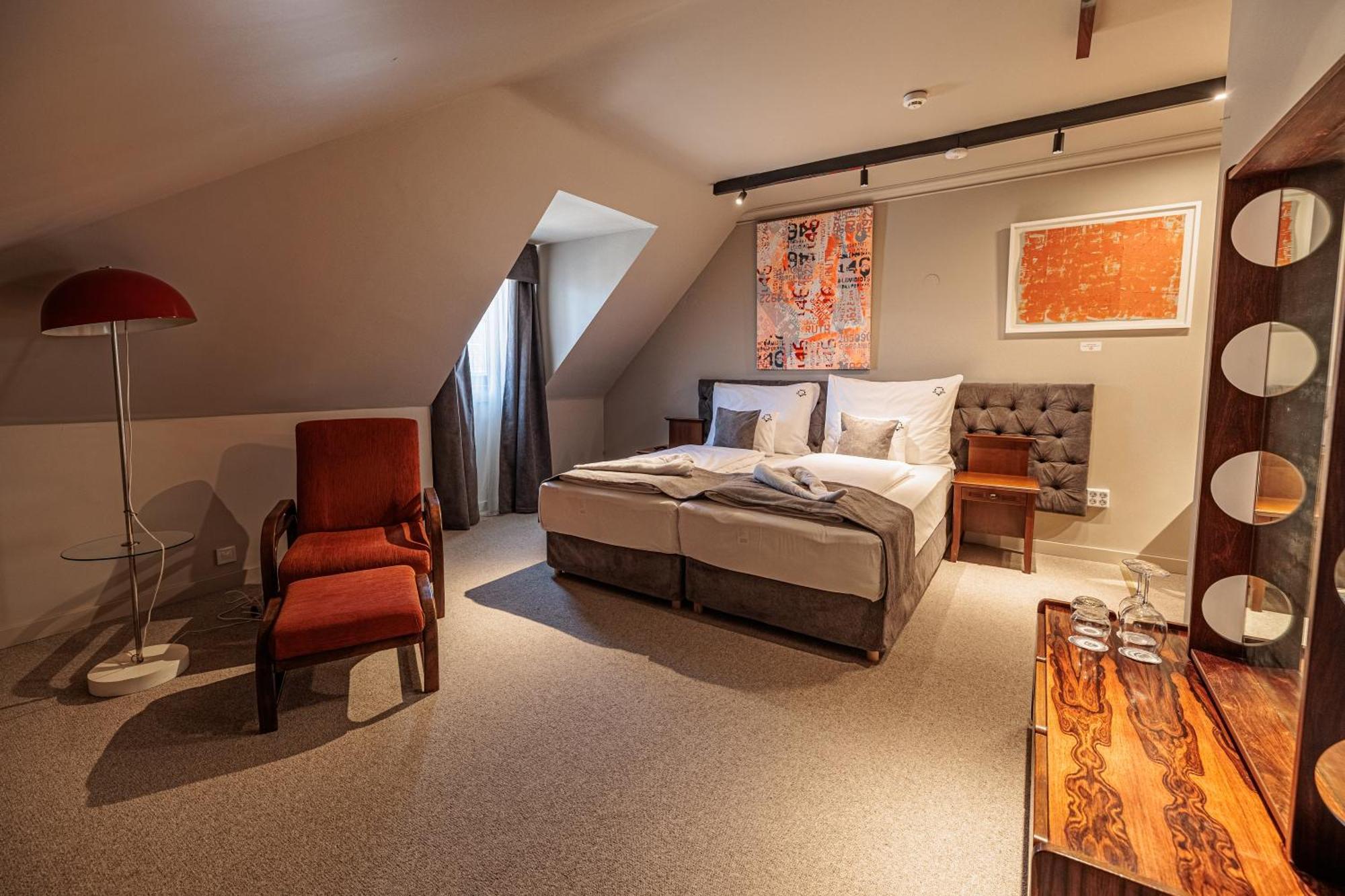 Barka Galeria Hotel Es Etterem Tállya 외부 사진