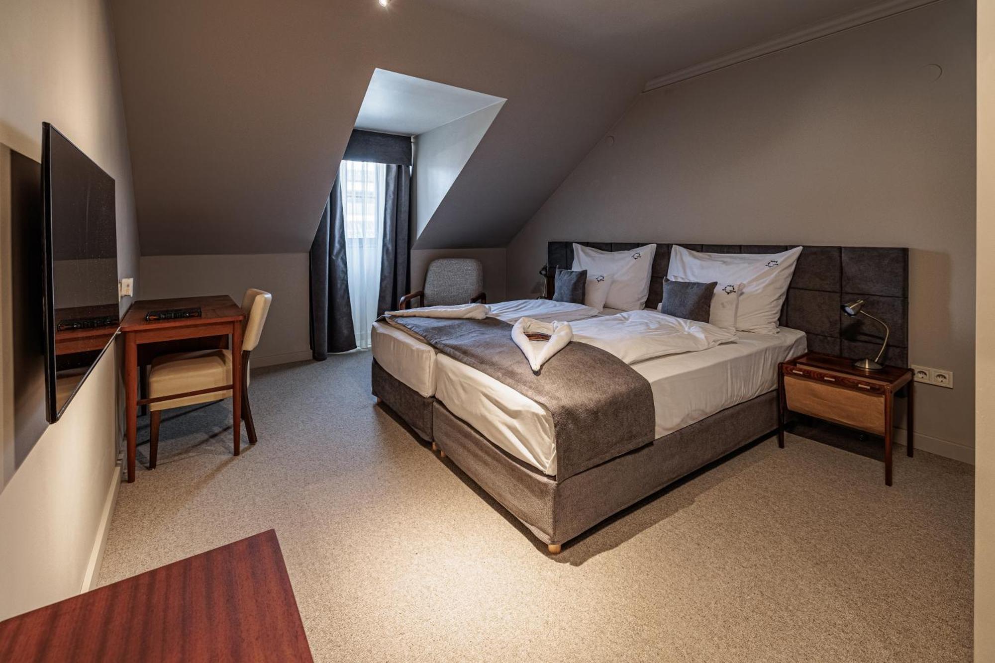 Barka Galeria Hotel Es Etterem Tállya 외부 사진